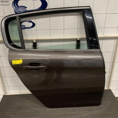 Peugeot 308 1.2 12V e-THP PureTech 130 Tür 4-türig rechts hinten 2015 9802165580