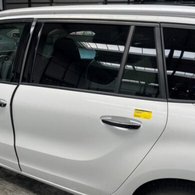 Citroen C4 Picasso 1.2 12V PureTech 130 Tür 4-türig links hinten 2017 9803033780