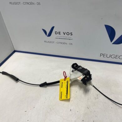 Citroen C5 1.6 16V THP 155 Front door lock mechanism 4-door, right 2010 9800618180-9136GN