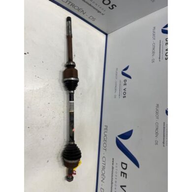 Peugeot 2008 1.2 VTi 12V PureTech 100 Aandrijfas rechts-voor HNK-HN05 2021 9824359680-1642341880 20XJ03