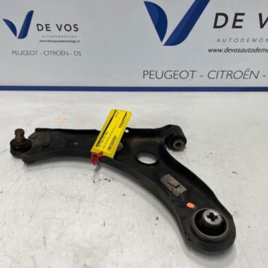 Opel Corsa 1.2 Turbo 12V 100 Draagarm links-voor 2020 9831626480-9857903080