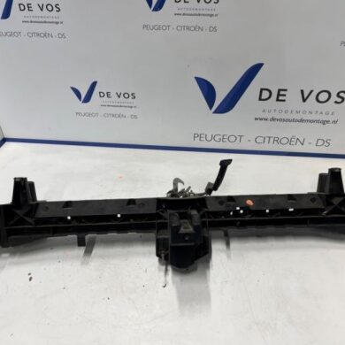 Peugeot 3008 1.6 VTI 16V Lock plate 2011 742239