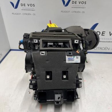 Peugeot 2008 1.2 VTi 12V PureTech 130 Heizgehäuse 2024 9840568380