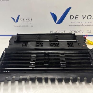 DS Automobiles DS7 Crossback 1.6 16V E-Tense 225 Luchtgeleider 2023 9823355180