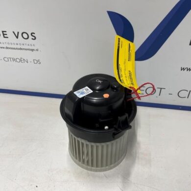 Peugeot 2008 1.2 VTi 12V PureTech 100 Kachel Ventilatiemotor 2021 9840566280