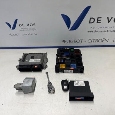 Peugeot 2008 1.2 VTi 12V PureTech 100 Engine management computer HNK-HN05 2021 9821501480