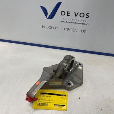 Opel Vivaro 2.0 Diesel 145 Engine mount AH01 2024 9810139080