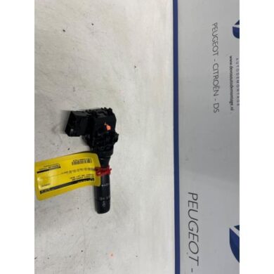 Peugeot 108 1.2 VTi 12V Ruitenwis Schakelaar 2016 B000777880