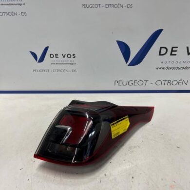 Opel Crossland X 1.2 Turbo 12V Achterlicht rechts 2019