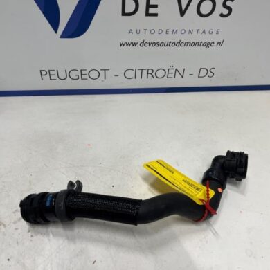Peugeot 3008 1.2 12V Hybrid 136 Radiator hose 2024 9837053080