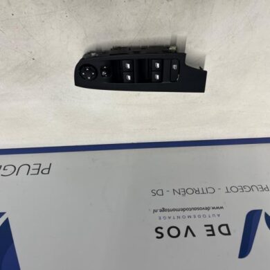 Citroen C4 Picasso 1.2 12V PureTech 130 Multi-functional window switch 2017 96788264ZD