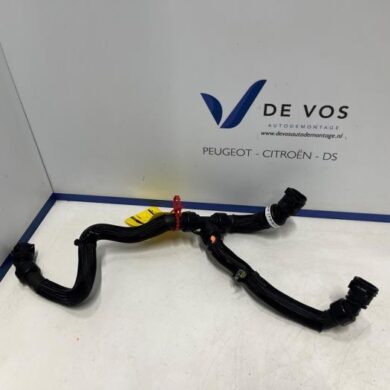 Peugeot 3008 1.2 12V Hybrid 136 Radiateurslang 2024 9842919280