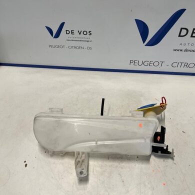 Peugeot 3008 1.2 12V Hybrid 136 Ruitensproeiertank voor 2024 9839957780