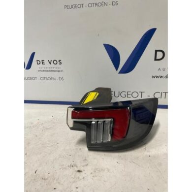 Opel Mokka 1.2 Turbo 12V Taillight, right 2023 9833721980