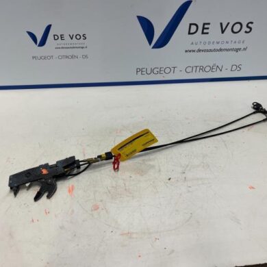 Peugeot 206 2.0 16V Boot lid lock mechanism 2002 8484P5