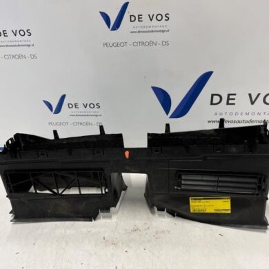 Peugeot 3008 1.2 12V Hybrid 136 Air funnel 2024 9853133580
