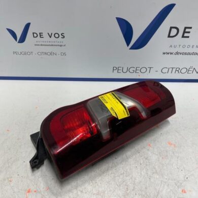 Peugeot Partner 1.5 BlueHDi 100 Taillight, right 2020 9820554880