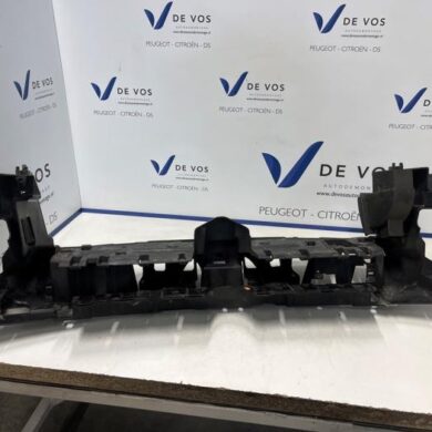 Peugeot 3008 2.0 HDiF 16V Front panel 2011 742238