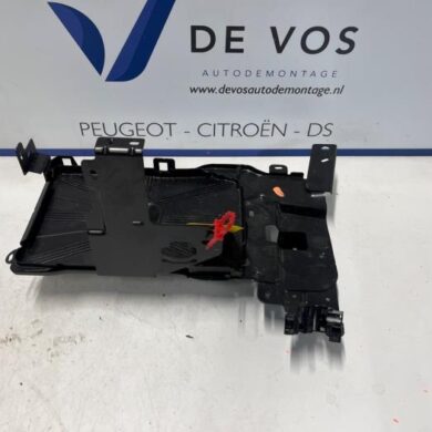 Peugeot 3008 1.2 12V Hybrid 136 Batterieträger 2024 9844868180