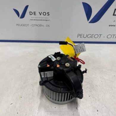 Citroen Berlingo 1.2 12V PureTech 110 Kachel Ventilatiemotor 2018 6441CG