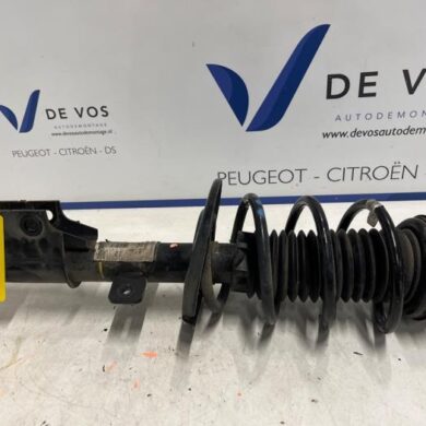 Peugeot 408 1.6 16V HYbrid 225 Schokdemperpoot rechts-voor 2023 9815014380