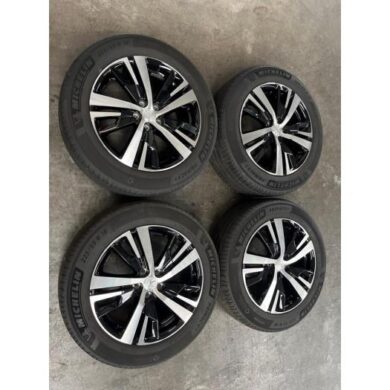 Peugeot 3008 1.2 12V PureTech Hybrid 48V Set of wheels + tyres 2022 98096873XY