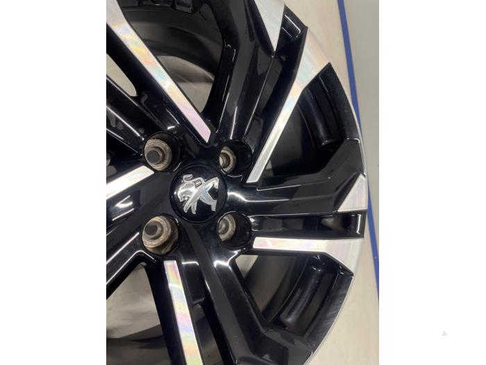 Peugeot 2008 1.2 VTi 12V PureTech 100 Wheel 2021 98281860XY