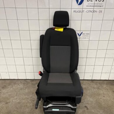 Peugeot Expert 2.0 Blue HDi 145 16V Sitz links 2025