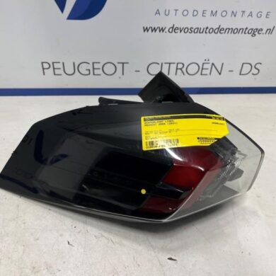 Peugeot 2008 1.2 VTi 12V PureTech 100 Achterlicht links 2021 9838190580