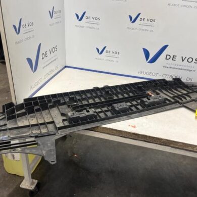 DS Automobiles DS4 1.6 16V E-Tense 225 Schutzblech Boden 2024 9836541380