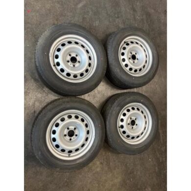 Peugeot Expert 2.0 Blue HDi 145 16V Velgen set + banden 2025