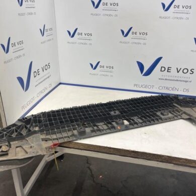 Peugeot 208 1.2 Vti 12V PureTech 100 Beschermplaat bodem 2021 9823206580