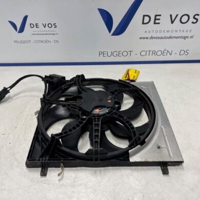 Peugeot 2008 1.2 VTi 12V PureTech 100 Cooling fan housing 2021 9827752980
