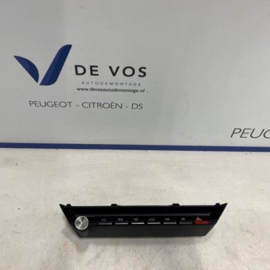 Peugeot 308 1.2 12V PureTech 130 Kachel Bedieningspaneel 2022 98350200ZD