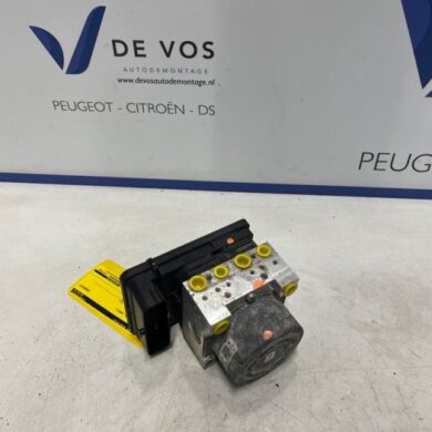 Peugeot 2008 1.2 VTi 12V PureTech 100 ABS pump HNK-HN05 2021 1682804480-9842946180-1682804180