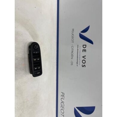 Citroen C5 2.0 HDiF 16V 160 Multi-functional window switch 2011 6490NR