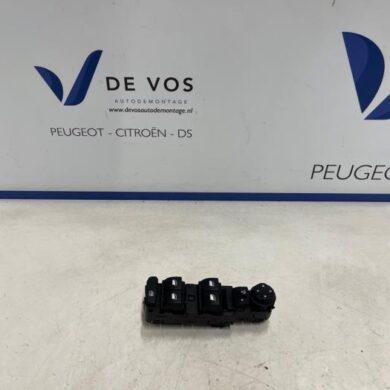 Peugeot 5008 1.2 12V e-THP PureTech 130 Multi-functional window switch 2020 98319739ZD