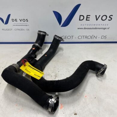 Peugeot 308 1.2 PureTech Hybrid 136 Intercooler Schlauch HN09 2022 9839329680