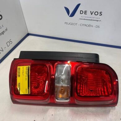 Peugeot Expert 2.0 Blue HDi 145 16V Taillight, right 2025 9808243080
