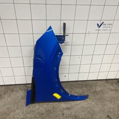 Peugeot 2008 1.2 VTi 12V PureTech 100 Front wing, right 2021 9825439080