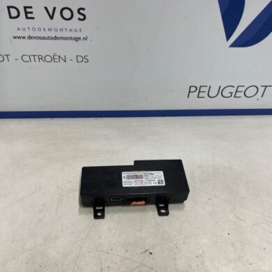 Peugeot 5008 1.2 12V e-THP PureTech 130 Telefoon interface 2020 9831611580-9847654980