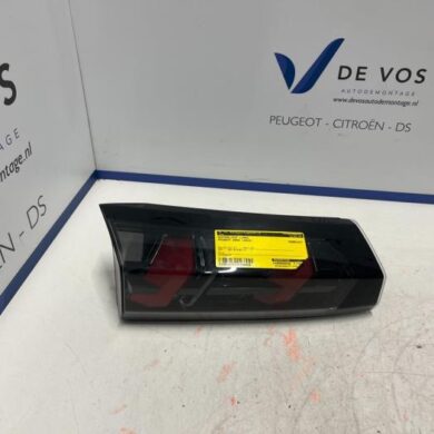 Peugeot 2008 1.2 VTi 12V PureTech 130 Taillight, left 2022 9825957580