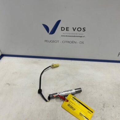 Peugeot 408 1.6 16V HYbrid 225 Bonnet Hinge 2023 9830981480