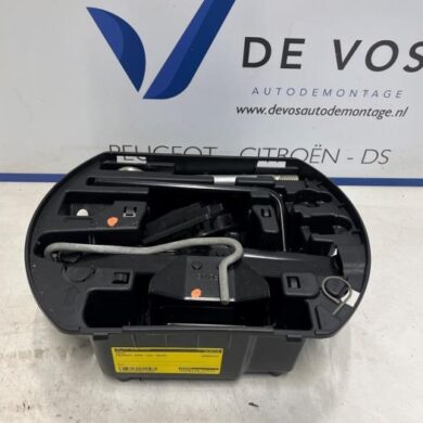 Peugeot 2008 1.2 12V e-THP PureTech 130 Jack 2019 672599