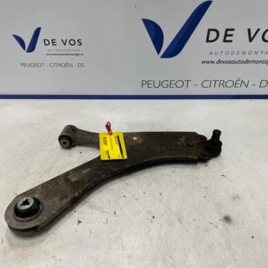 Peugeot 2008 1.2 VTi 12V PureTech 100 Querlenker rechts vorne 2021 9831682780