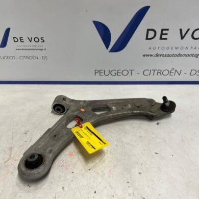Peugeot 408 1.6 16V HYbrid 225 Draagarm rechts-voor 2023 9815014380
