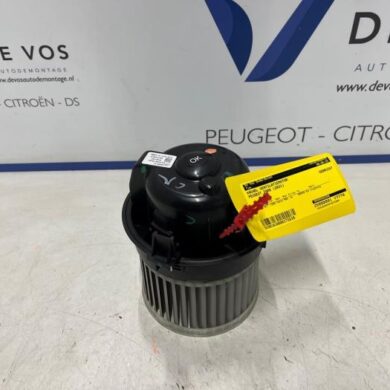 Peugeot 2008 1.2 VTi 12V PureTech 100 Kachel Ventilatiemotor 2021 9840566280