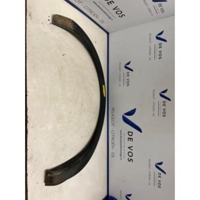 Peugeot 5008 1.2 12V e-THP PureTech 130 Wheel arch strip 2020 98140703XT