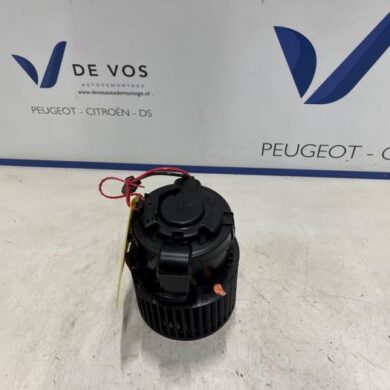 Peugeot 308 1.2 12V PureTech 130 Kachel Ventilatiemotor 2022 9837609380