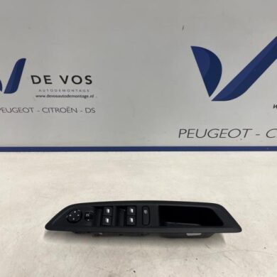 Citroen C4 ë-C4 54 kWh Multi-functional window switch 2023 98421760ZD